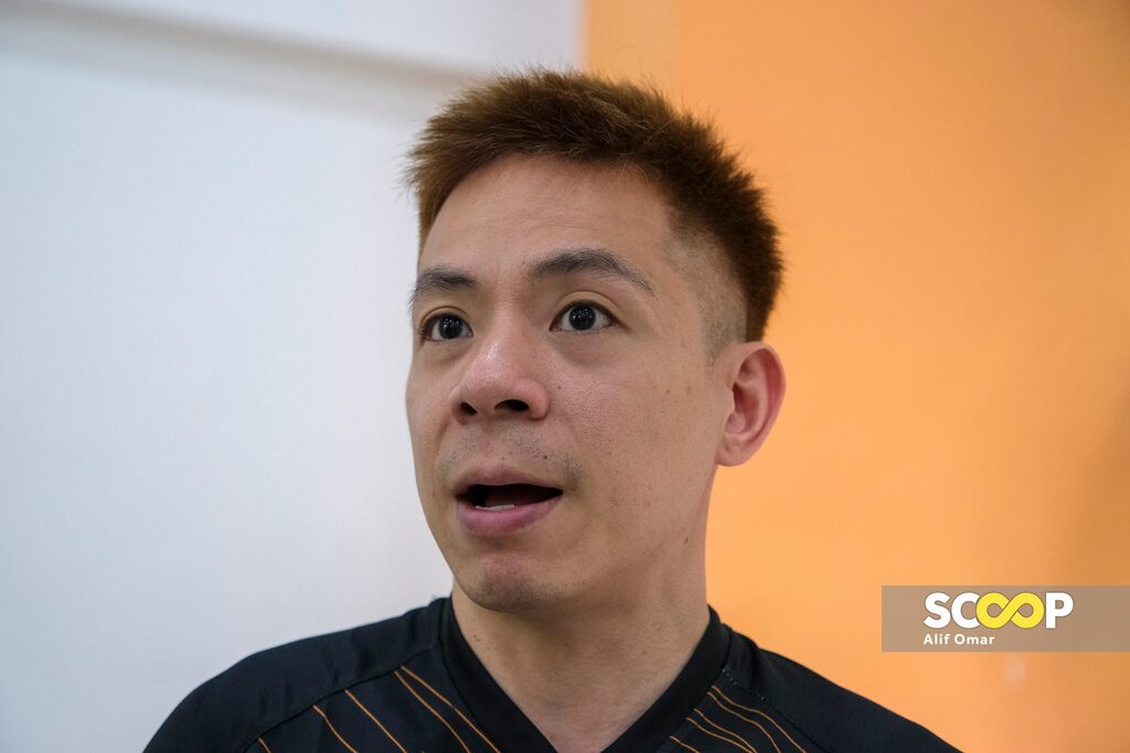 World’s top-ranked para-shuttler Cheah Liek Hou is gearing up for the upcoming Hangzhou Asian Para Games, in which he aims to score a medal without setting a gold target. – Alif Omar/Scoop pic, October 16, 2023