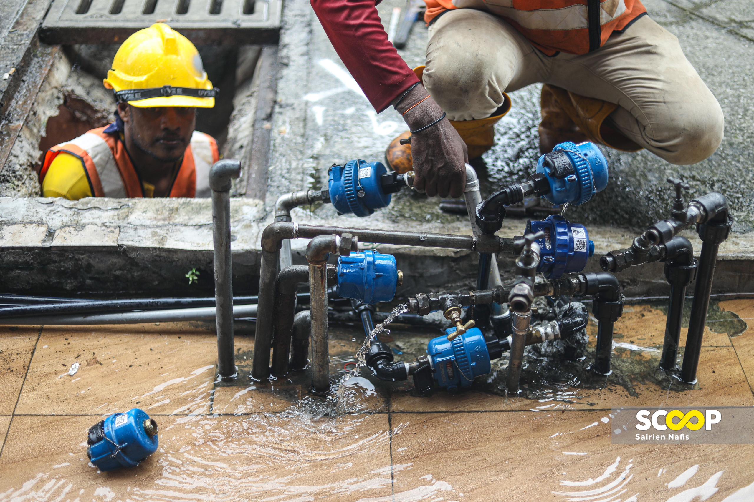 POTD-leaky pipes bangsar-sairien