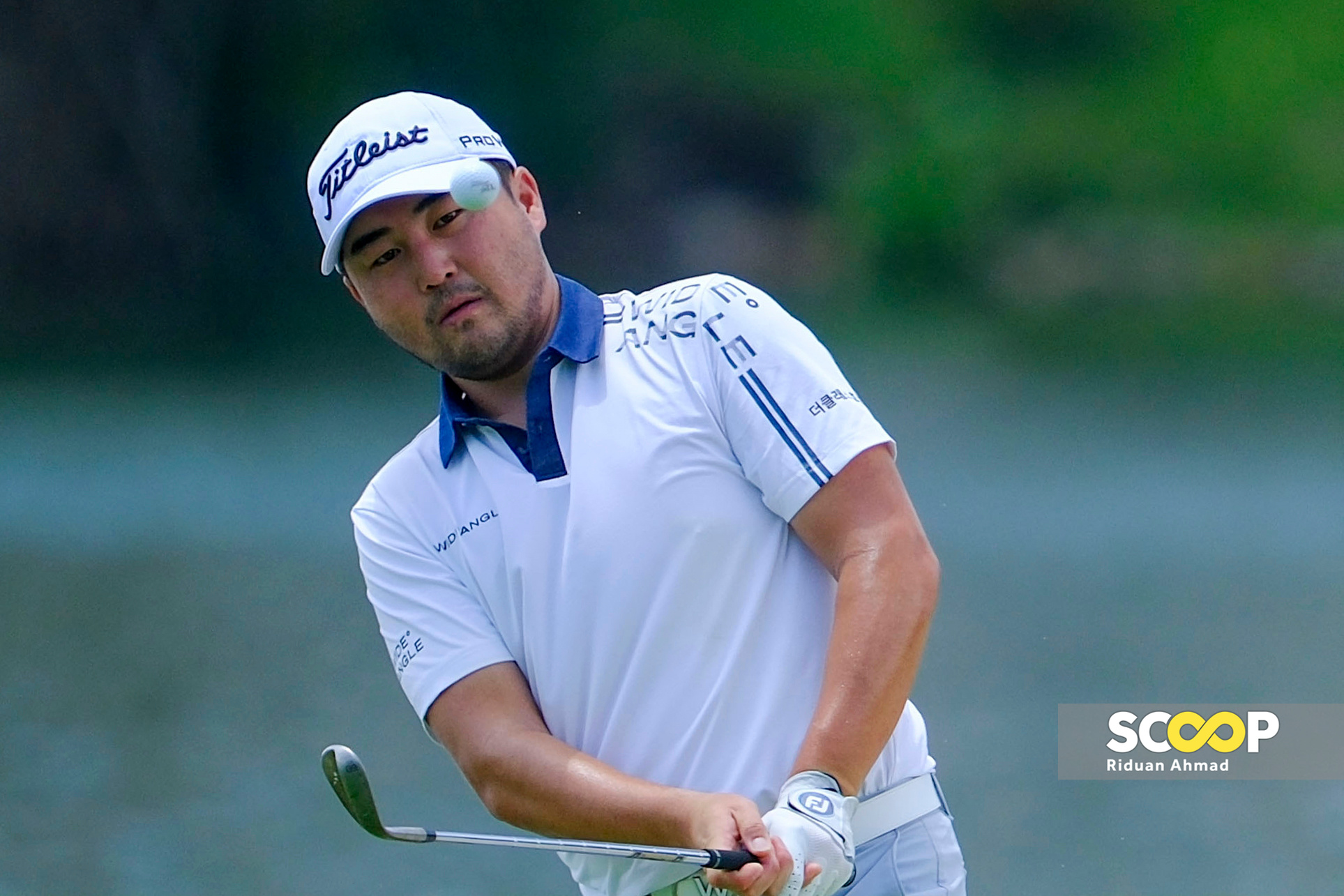 15022024 - Juara bertahan, Trevor Simsby melakukan pukulan ketika pusingan pertama IRS Prima Malaysian Open di The Mines Resort & Golf Club. Trevor menamatkan pusingan pertama di tempat ke 99 dengan 71 pukulan. (1)
