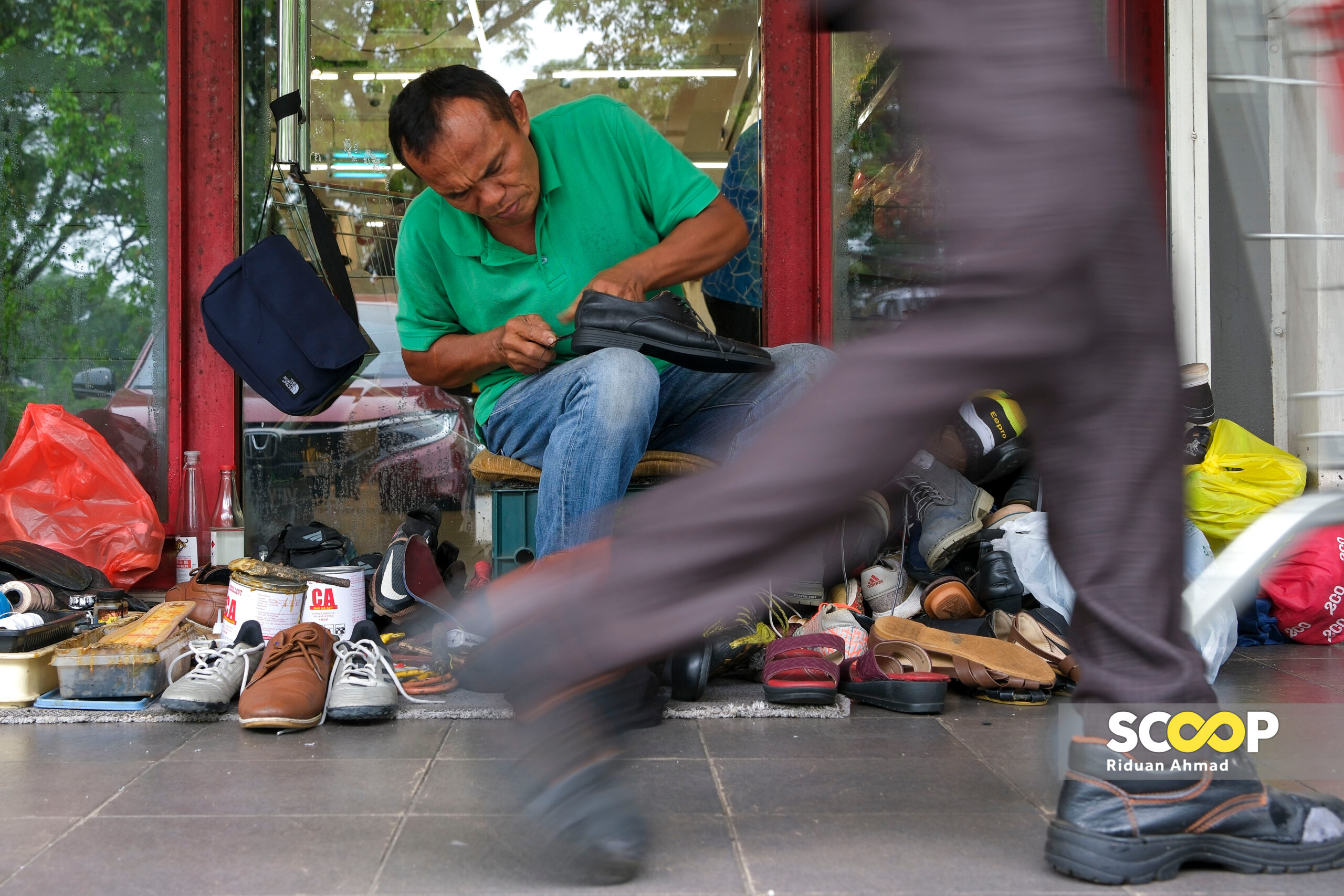 08032024 - POTD - Tukang Kasut. Riduan Rizal Ahmad 003
