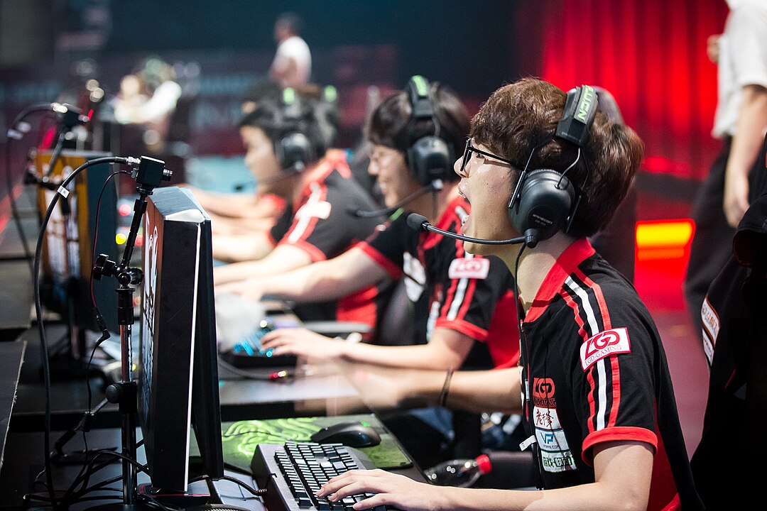 1080px-LGD_Gaming_at_the_2015_LPL_Summer_Finals
